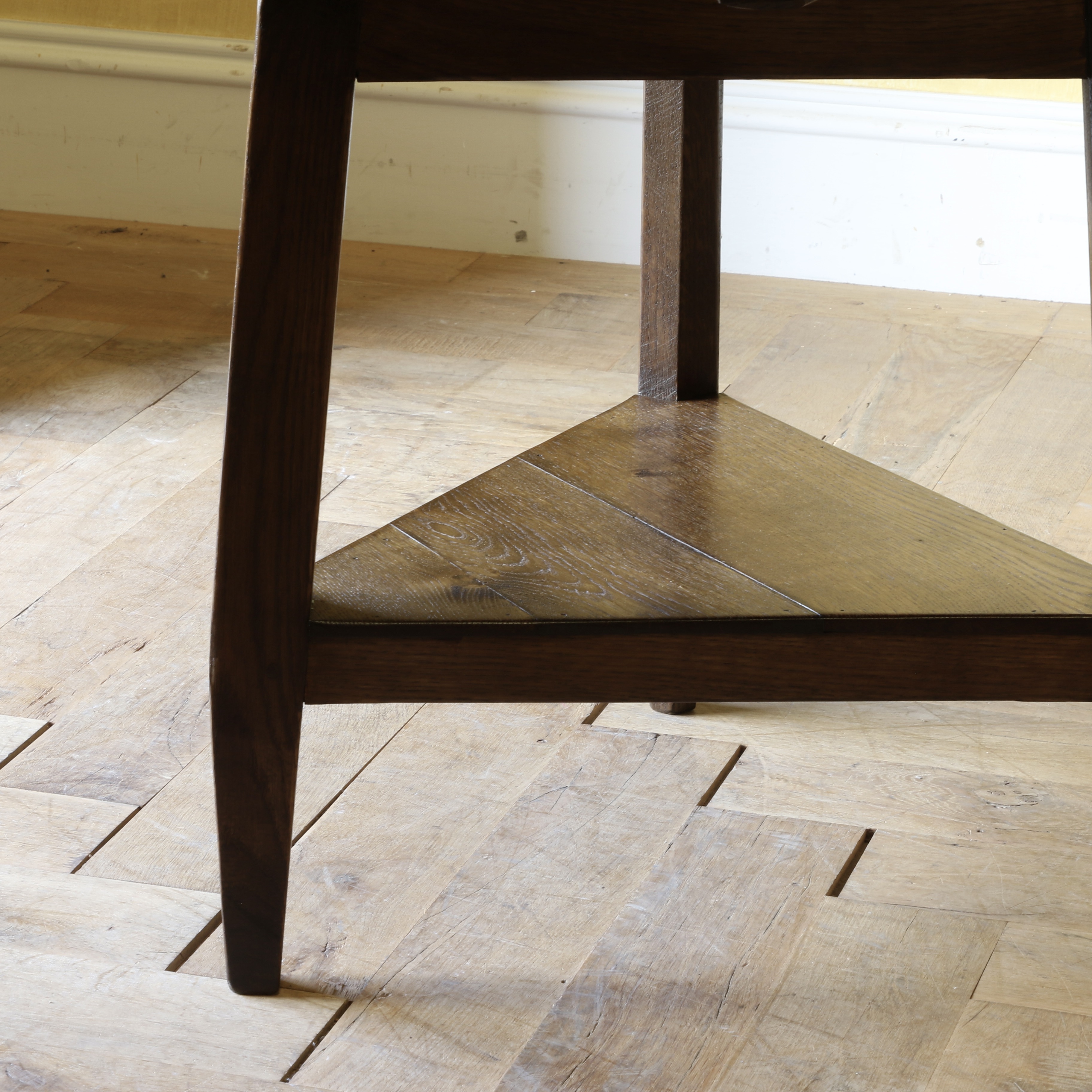 Cricket Table // JS Editions